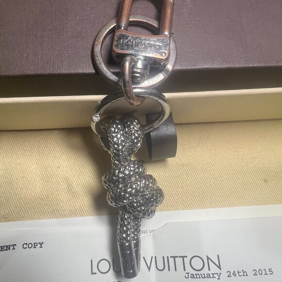 Authentic Louis Vuitton Vintage Silver Tone Knot Bag Charm Key Holder - Picture 2 of 16